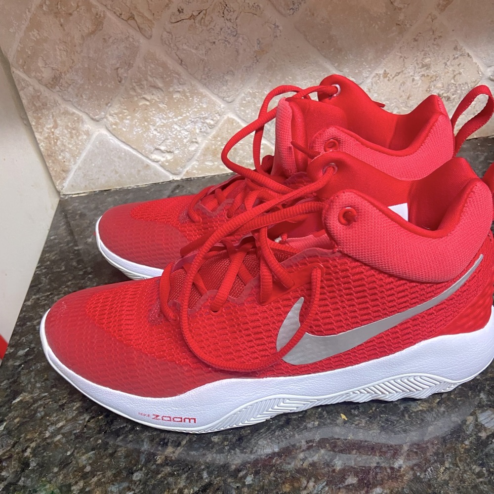 Nike zoom basketball shoes